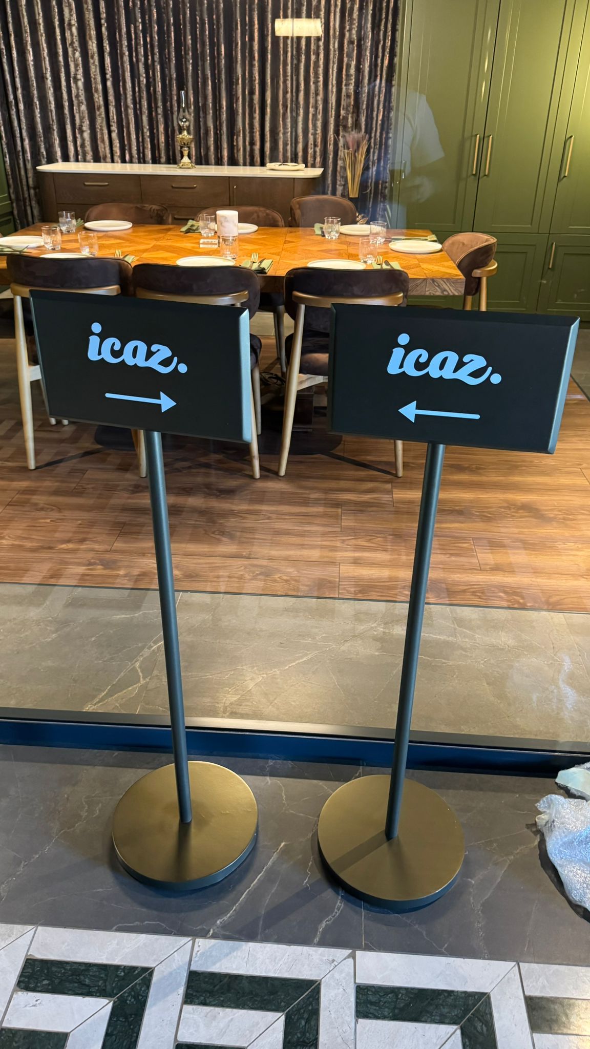 Freestanding Directional Board | Tip-Resistant Parking Entrance Sign - Otimsan Shop