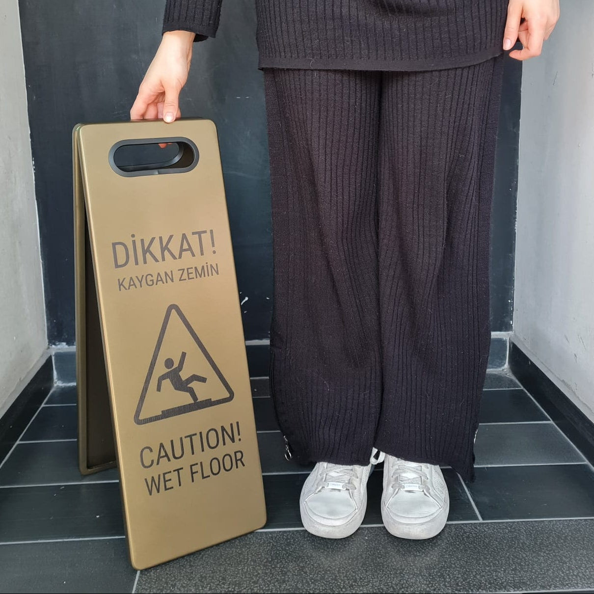Metal Wet Floor Sign – Foldable Double-Sided Warning Board for Hotels & Shopping Malls - Otimsan Shop